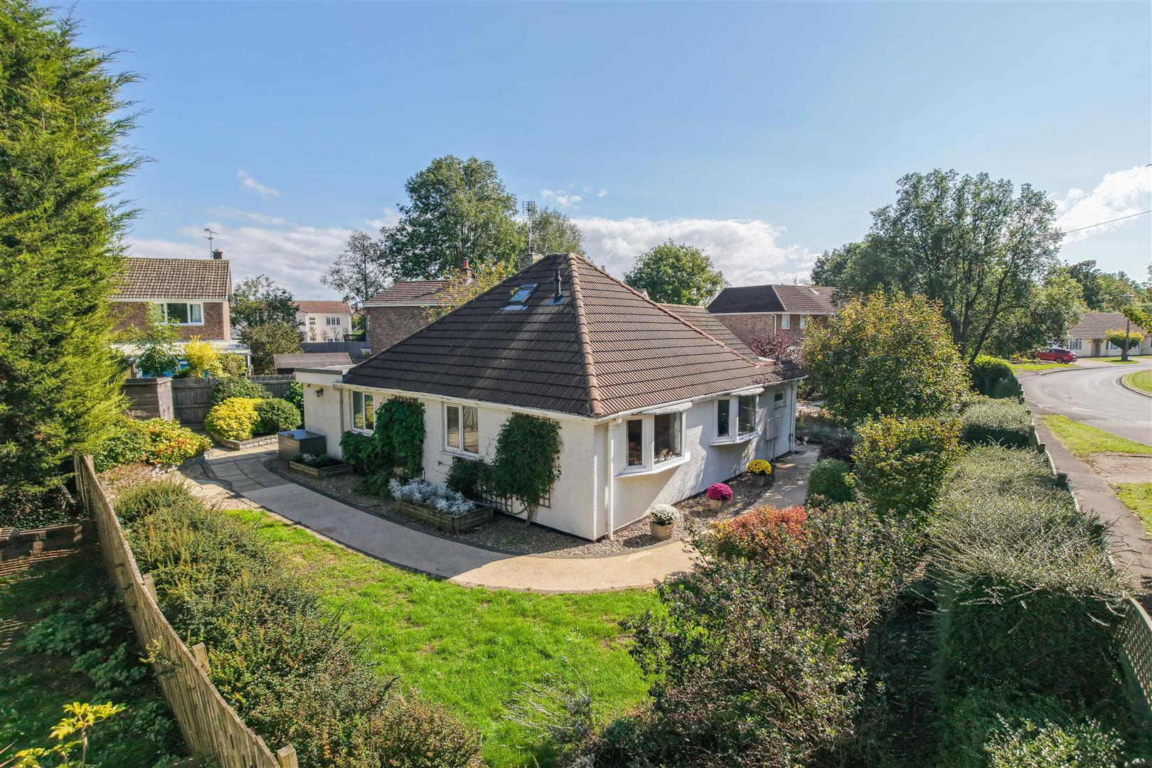 17 Charteris Close, Penarth, CF64 5RT